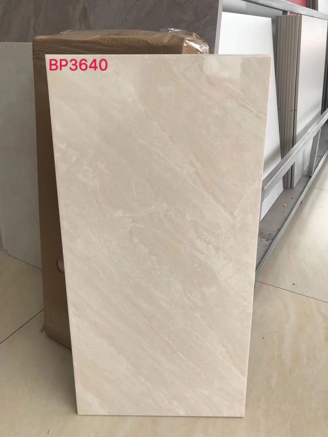 特價磁磚, 磁磚大減價, 香港特價磁磚大平賣, 300X600, 家庭公屋出租屋食肆裝修, 24吋磁磚, 金銀倉, 佛山陶瓷磁磚批發市場, 牆身磚,旺角磁磚店鋪,深圳磁磚店鋪,裝修材料,平價錢裝修,