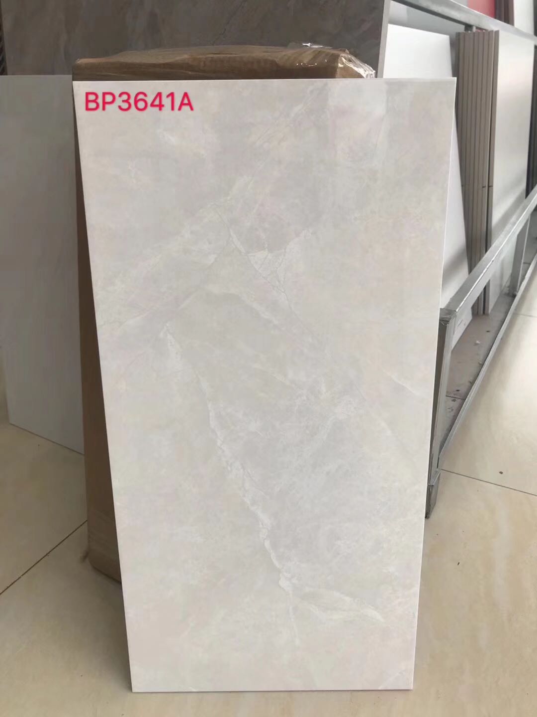 特價磁磚, 磁磚大減價, 香港特價磁磚大平賣, 300X600, 家庭公屋出租屋食肆裝修, 24吋磁磚, 金銀倉, 佛山陶瓷磁磚批發市場, 牆身磚,旺角磁磚店鋪,深圳磁磚店鋪,裝修材料,平價錢裝修,