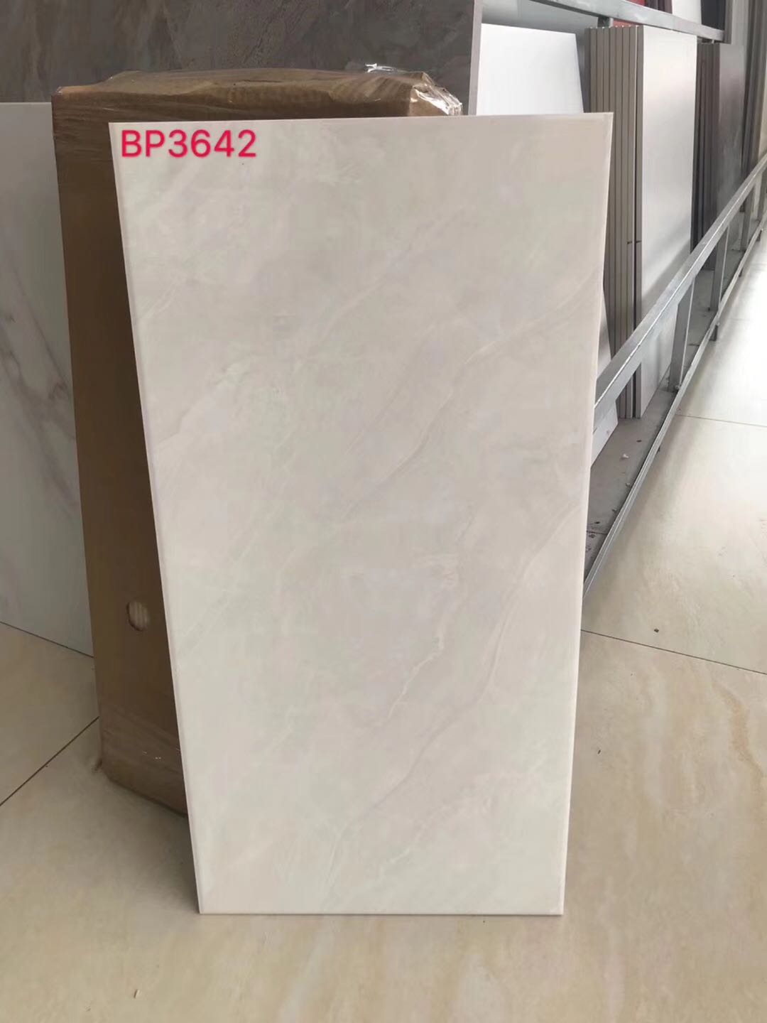 特價磁磚, 磁磚大減價, 香港特價磁磚大平賣, 300X600, 家庭公屋出租屋食肆裝修, 24吋磁磚, 金銀倉, 佛山陶瓷磁磚批發市場, 牆身磚,旺角磁磚店鋪,深圳磁磚店鋪,裝修材料,平價錢裝修,