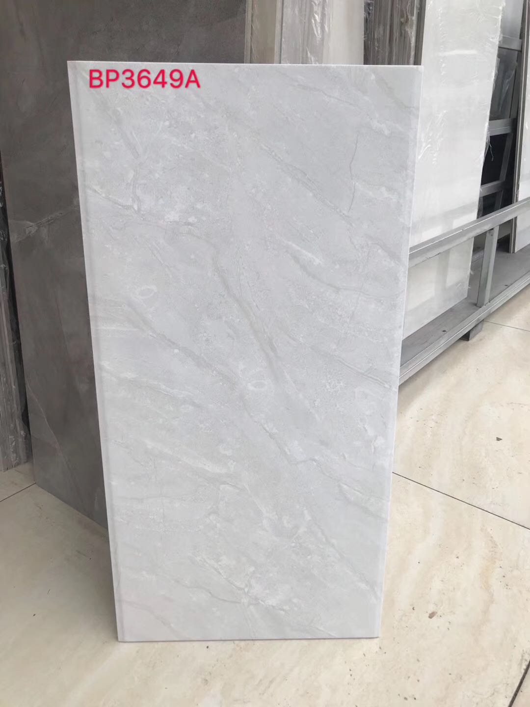 特價磁磚, 磁磚大減價, 香港特價磁磚大平賣, 300X600, 家庭公屋出租屋食肆裝修, 24吋磁磚, 金銀倉, 佛山陶瓷磁磚批發市場, 牆身磚,旺角磁磚店鋪,深圳磁磚店鋪,裝修材料,平價錢裝修,