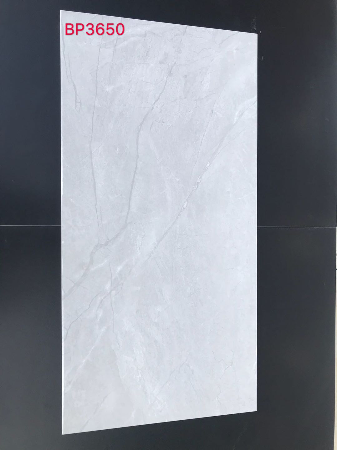 特價磁磚, 磁磚大減價, 香港特價磁磚大平賣, 300X600, 家庭公屋出租屋食肆裝修, 24吋磁磚, 金銀倉, 佛山陶瓷磁磚批發市場, 牆身磚,旺角磁磚店鋪,深圳磁磚店鋪,裝修材料,平價錢裝修,