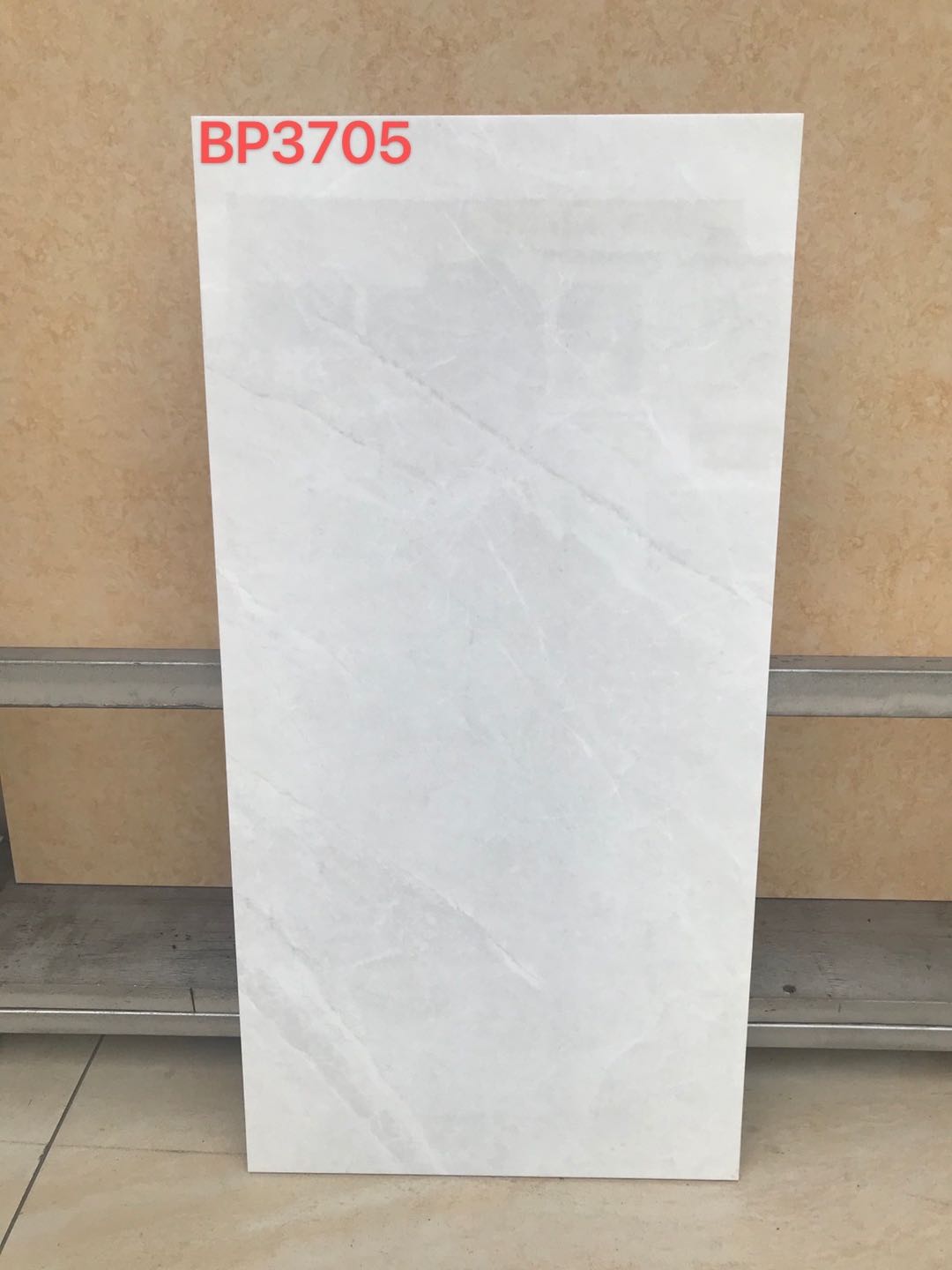 特價磁磚, 磁磚大減價, 香港, 深圳, 佛山, 特價磁磚大平賣, 300X600, 家庭公屋出租屋食肆裝修, 24吋磁磚, 金銀倉, 佛山陶瓷磁磚批發市場,牆身磚,