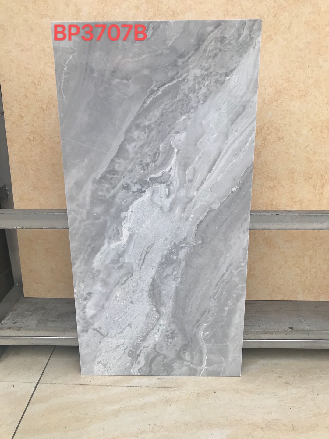 特價磁磚, 磁磚大減價, 香港, 深圳, 佛山, 特價磁磚大平賣, 300X600, 家庭公屋出租屋食肆裝修, 24吋磁磚, 金銀倉, 佛山陶瓷磁磚批發市場,牆身磚,