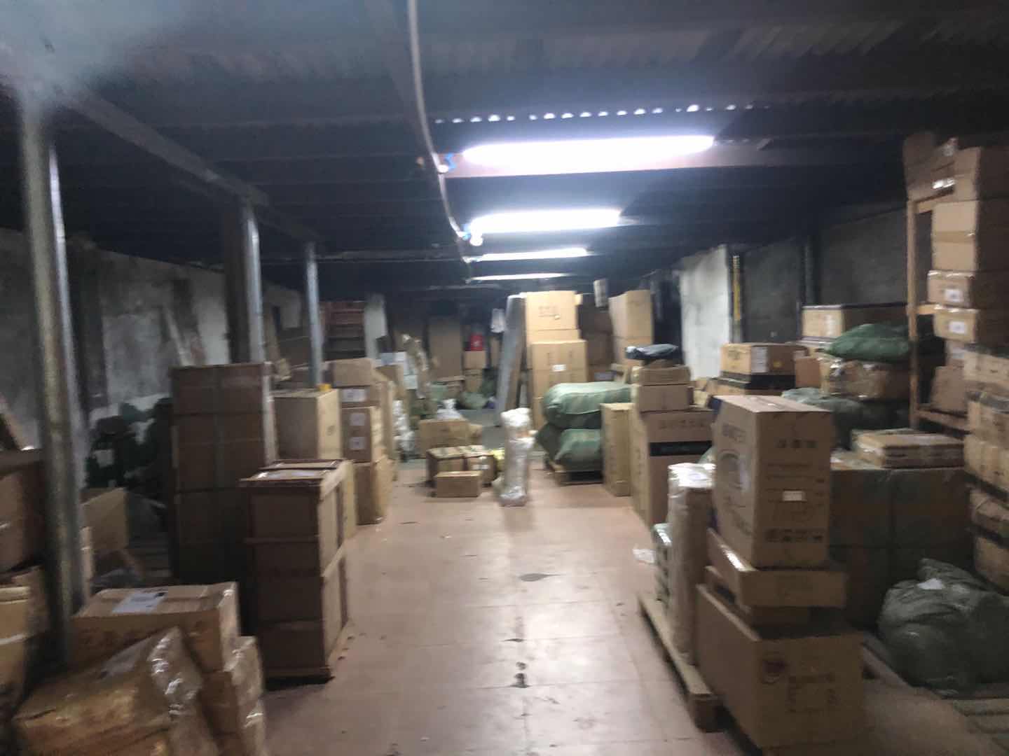 中國集運倉,運輸專家,網購集運,中港運輸公司,買瓷磚運輸,買家私運輸,金銀倉運輸,集運倉,送貨到香港,淘寶集運,大陸運輸貨物到香港,