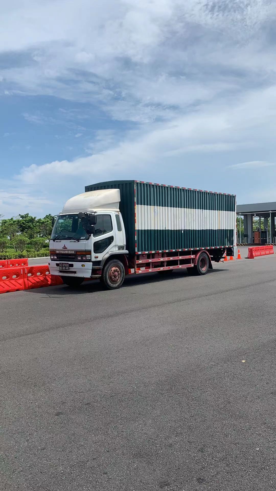淘寶運輸,淘寶集運,大陸淘寶採購家私電器瓷磚,大陸過澳門運輸,家私運輸公司,瓷磚運輸公司,電器運輸公司,運輸服務,金銀倉,南暉物流,從大陸運貨物到澳門,大陸購買澳門收貨,珠海澳門專線運輸,澳門大陸建材專線運輸,