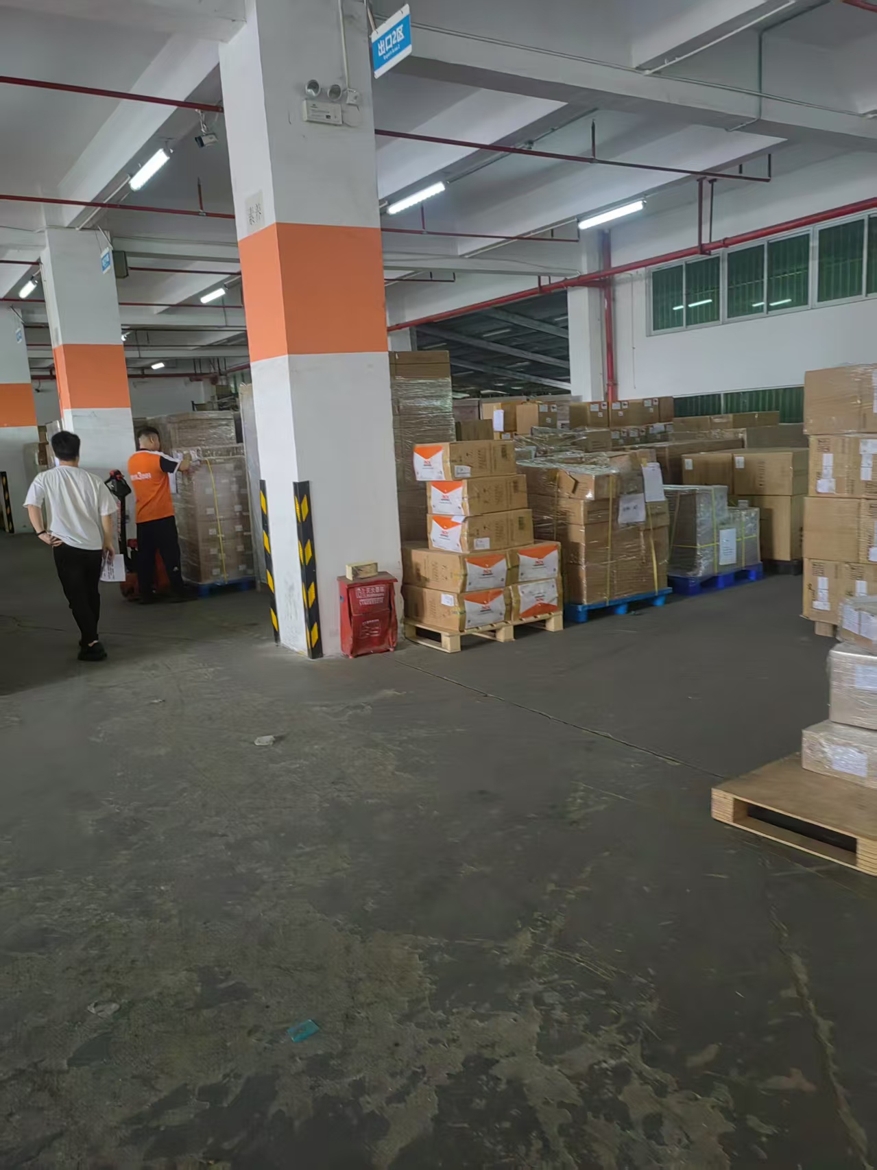 粵港物流,中港跨境智慧物流中心,集合運輸,食品飲料集運,金銀倉SHKNW集合運輸中心,淘寶集運,網購集運,貨物運輸過港,跨境運輸,食品運輸,飲料運輸,運輸食品到香港,運輸飲料到香港,運輸普通貨物到香港,運輸電子貨物到香港,