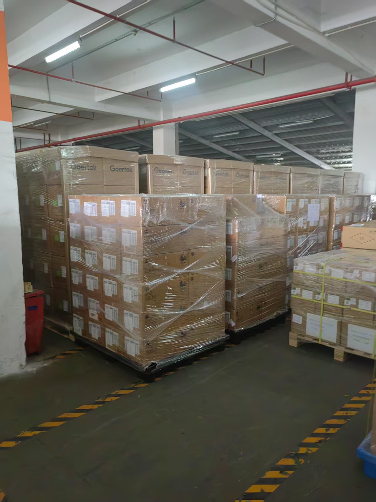 粵港物流,中港跨境智慧物流中心,集合運輸,食品飲料集運,金銀倉SHKNW集合運輸中心,淘寶集運,網購集運,貨物運輸過港,跨境運輸,食品運輸,飲料運輸,運輸食品到香港,運輸飲料到香港,運輸普通貨物到香港,運輸電子貨物到香港,