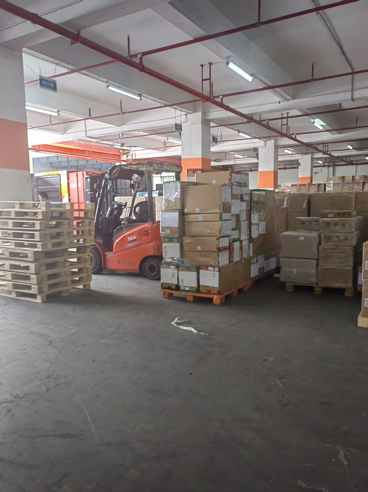 粵港物流,中港跨境智慧物流中心,集合運輸,食品飲料集運,金銀倉SHKNW集合運輸中心,淘寶集運,網購集運,貨物運輸過港,跨境運輸,食品運輸,飲料運輸,運輸食品到香港,運輸飲料到香港,運輸普通貨物到香港,運輸電子貨物到香港,